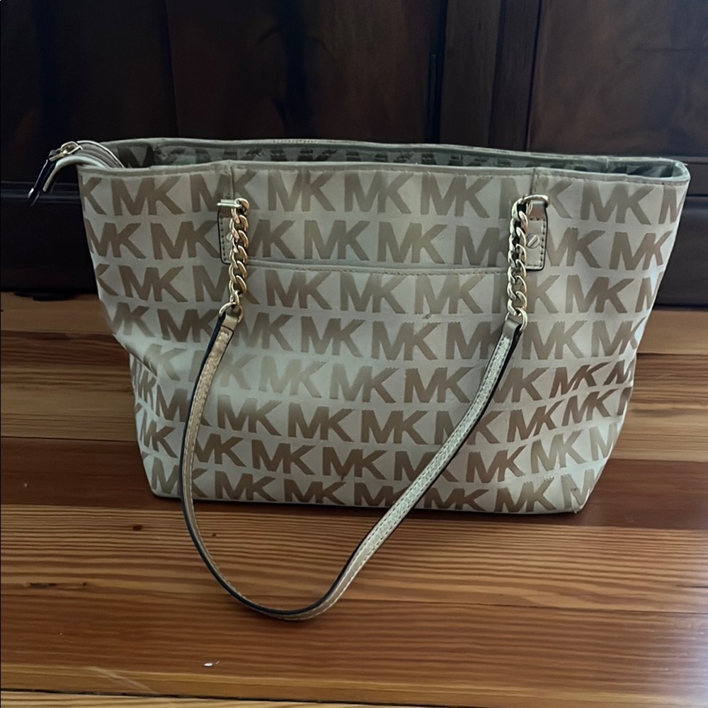 Michael Kors Cream Tote Bag with Signature Design